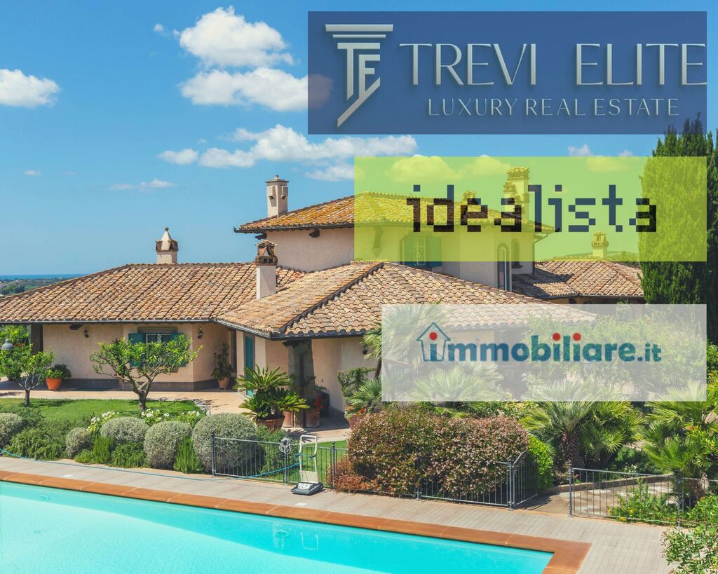 Вилла с бассейном на фоне роскошной загородной недвижимости в Тоскане, Италия, роскошное жилье для элитных покупателей.